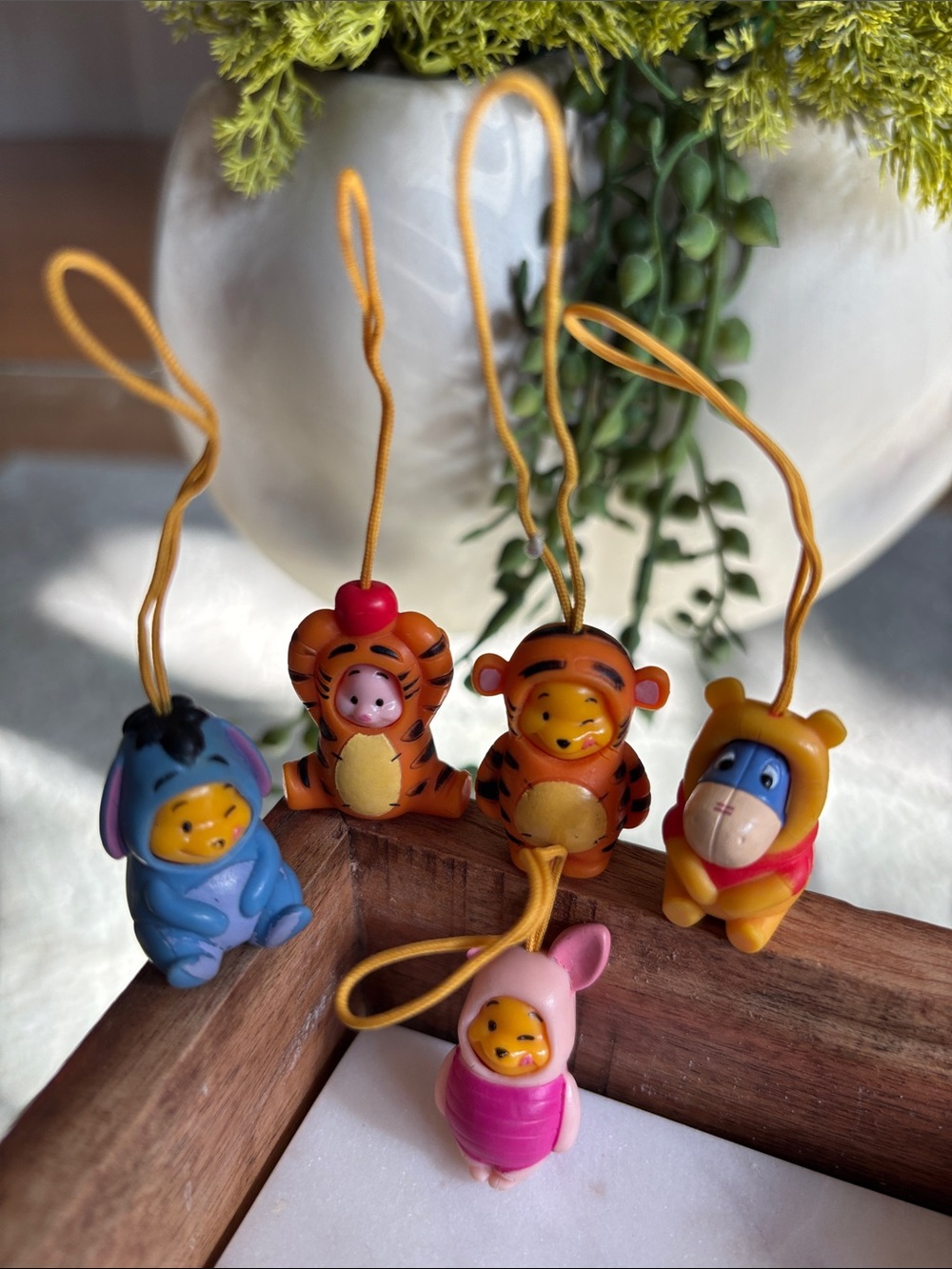 (5) TOMY Winnie the Pooh - Peek-a-Pooh Series 9 (80th Anniversary) Danglers